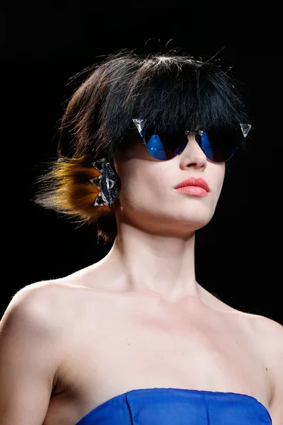 Look 25